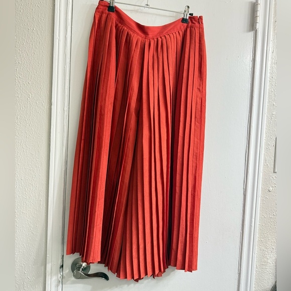 VINCE - High-waist Pleated Culotte - size 6 - Pants In Paprika - Picture 4 of 12